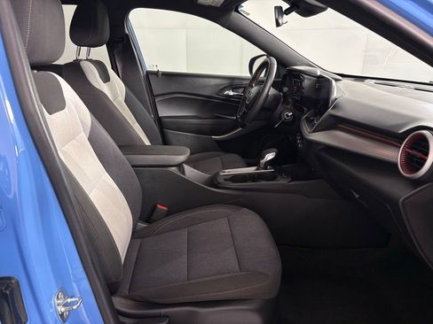 Used 2024 Chevrolet Trax RS image 41