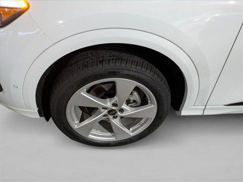 New 2025 Audi Q5 Premium Plus image 10