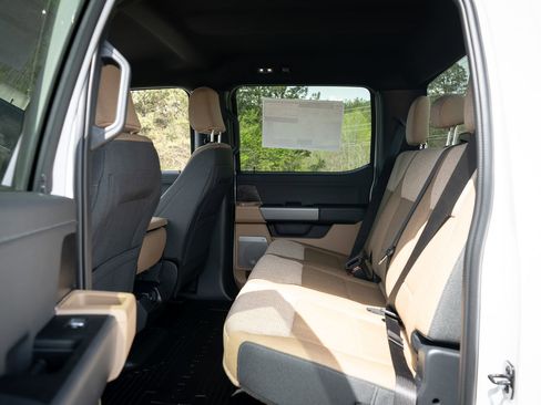 New 2026 Ford F350 XLT w/ XLT Premium Package AWD/4WD image 18