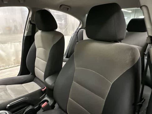 Used 2014 Chevrolet Cruze LS FWD image 11