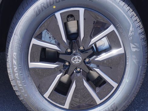 New 2026 Toyota bZ FWD image 5