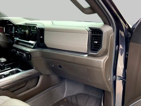 Used 2024 Chevrolet Silverado 1500 LTZ w/ LTZ Premium Texas Edition AWD/4WD image 19