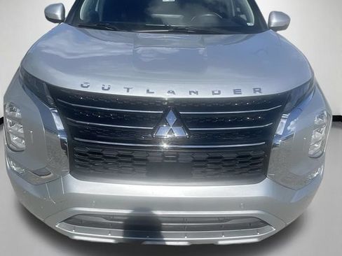 Used 2022 Mitsubishi Outlander SEL AWD/4WD image 2