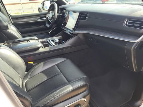Used 2024 Jeep Wagoneer Series II w/ Flexible Seating Group RWD image 26