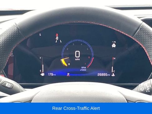 Used 2025 Chevrolet Trax RS w/ Sunroof Package FWD image 10