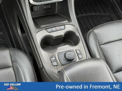 Certified 2023 GMC Acadia SLT w/ Technology Package AWD/4WD image 11