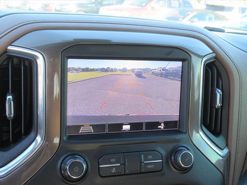 Used 2020 Chevrolet Silverado 1500 High Country image 23