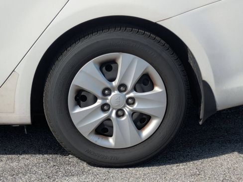 Used 2018 Kia Forte LX w/ LX Rear Camera Package FWD image 7