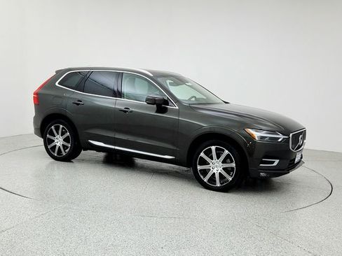 Used 2018 Volvo XC60 T6 Inscription w/ Luxury Seat Package image 3