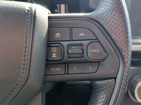 Used 2025 Toyota Tacoma SR5 AWD/4WD image 17