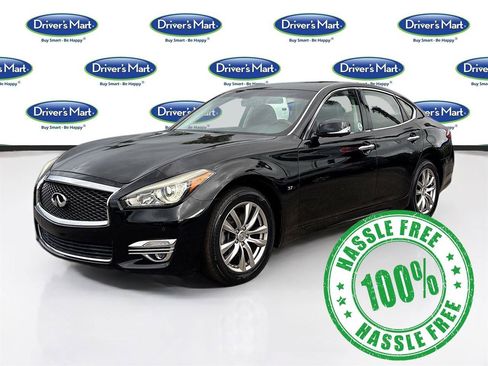 Used 2018 INFINITI Q70 Luxe image 3