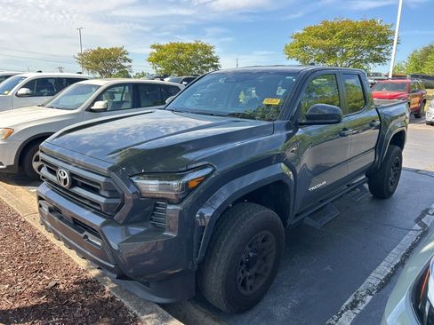 Used 2025 Toyota Tacoma SR5 image 9