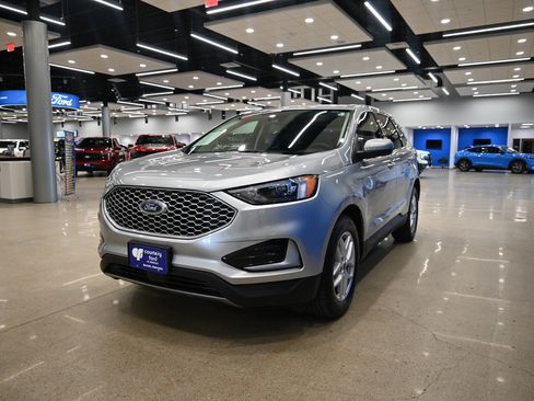 Certified 2024 Ford Edge SEL image 4