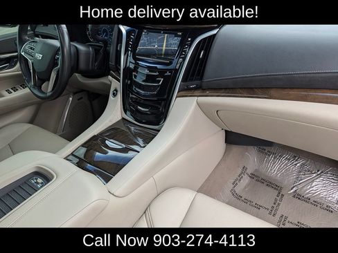 Used 2018 Cadillac Escalade Luxury AWD/4WD image 35