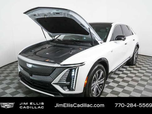 Used 2024 Cadillac Lyriq Luxury AWD/4WD image 32