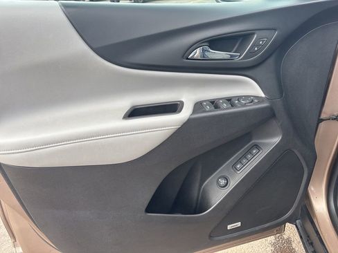Used 2018 Chevrolet Equinox Premier AWD/4WD image 15