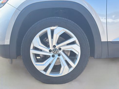 Used 2021 Volkswagen Atlas SE image 40