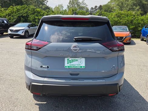 New 2026 Nissan Rogue SV FWD image 9