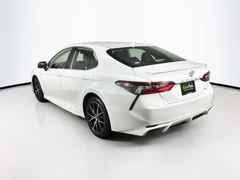 Used 2024 Toyota Camry SE FWD image 5
