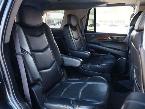 Used 2015 Cadillac Escalade Luxury AWD/4WD image 24