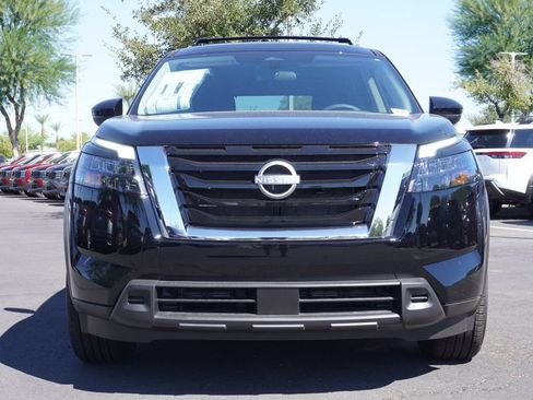 New 2025 Nissan Pathfinder SV image 5
