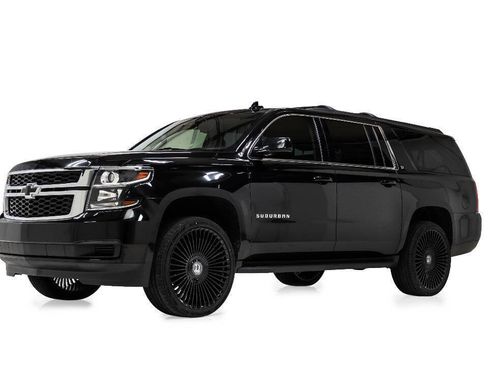 Used 2018 Chevrolet Suburban LT w/ LT Midnight Edition RWD image 2