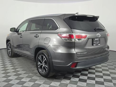 Used 2016 Toyota Highlander XLE AWD/4WD image 5