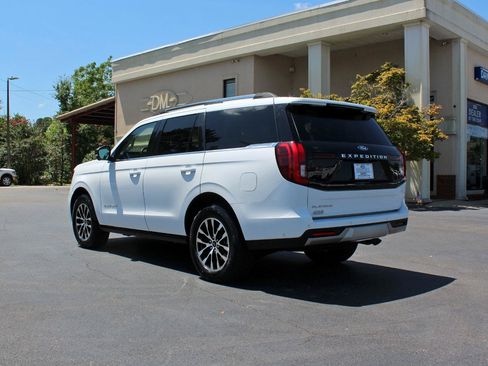 Used 2025 Ford Expedition Platinum AWD/4WD image 12