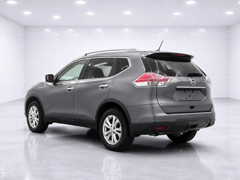 Used 2015 Nissan Rogue SV w/ SV Moonroof Package AWD/4WD image 3