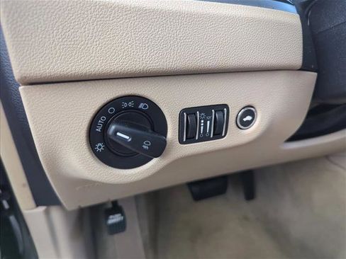 Used 2011 Chrysler 300 Limited image 27