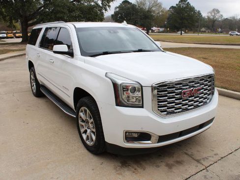 Used 2020 GMC Yukon XL Denali image 4