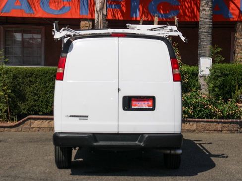 Used 2014 Chevrolet Express 2500 image 7