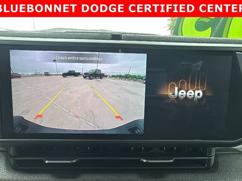 Used 2025 Jeep Gladiator Sport AWD/4WD image 19