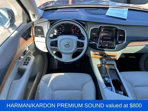 Used 2022 Volvo XC90 T6 Momentum w/ Advanced Package image 9