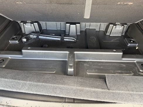 Used 2021 Chevrolet Suburban RST w/ Luxury Package image 41