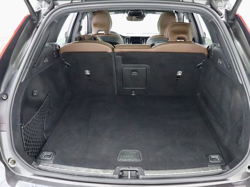 Used 2021 Volvo XC60 T5 Inscription w/ Advanced Package AWD/4WD image 17