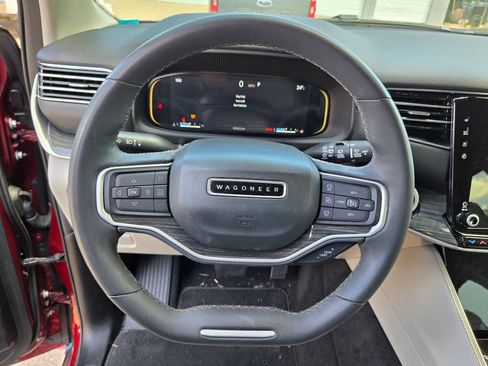Used 2022 Jeep Wagoneer Series II AWD/4WD image 16