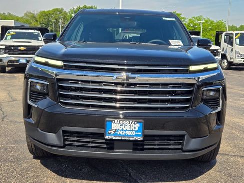 New 2026 Chevrolet Traverse LT w/ Driver Confidence Package AWD/4WD image 2