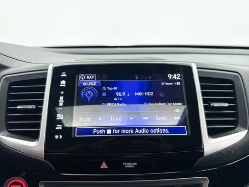 Used 2018 Honda Pilot Elite image 22