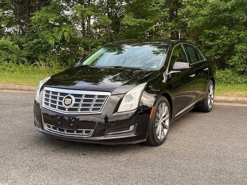 Used 2013 Cadillac XTS w/ Luxury Level One Package FWD image 4