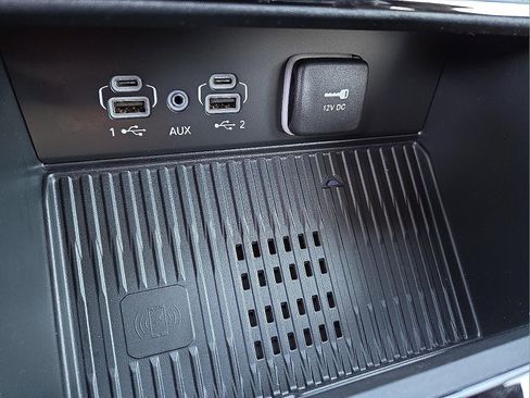 New 2026 Jeep Grand Cherokee L Limited w/ Luxury Tech Group II image 21