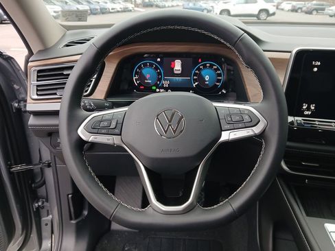 New 2026 Volkswagen Atlas SE FWD image 14