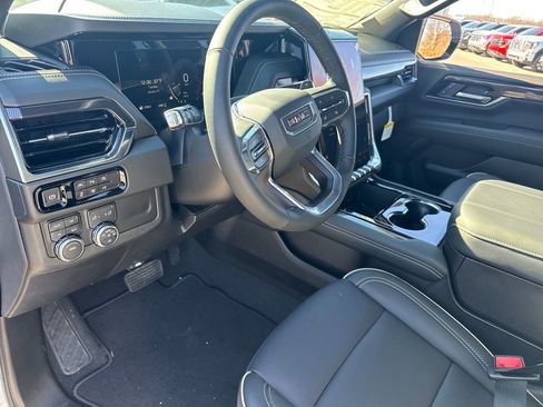 New 2026 GMC Yukon XL Elevation image 18