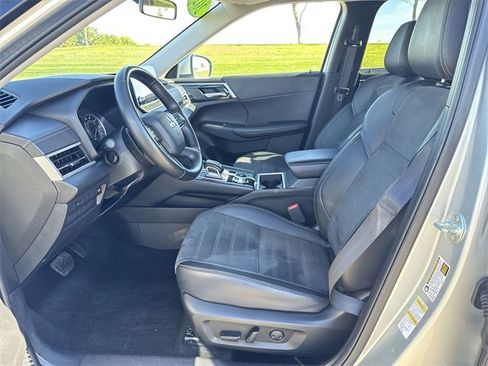 Used 2024 Mitsubishi Outlander SE Black Edition image 22