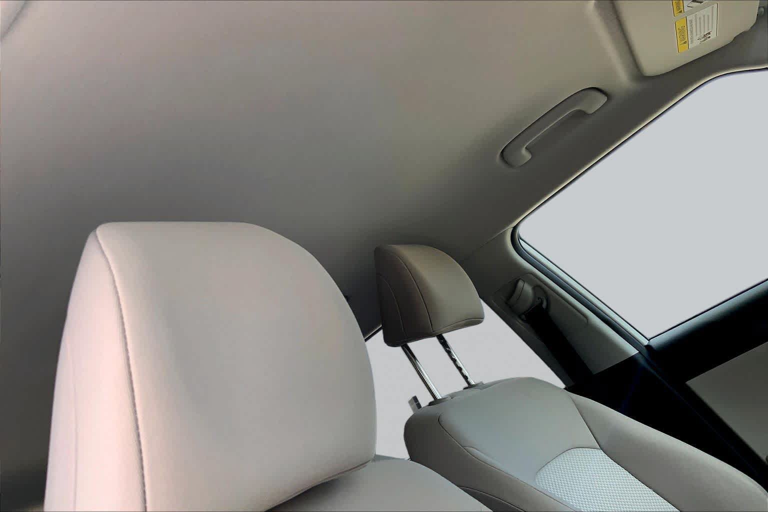 Used 2025 Kia Soul LX w/ LX Technology Package FWD image 13