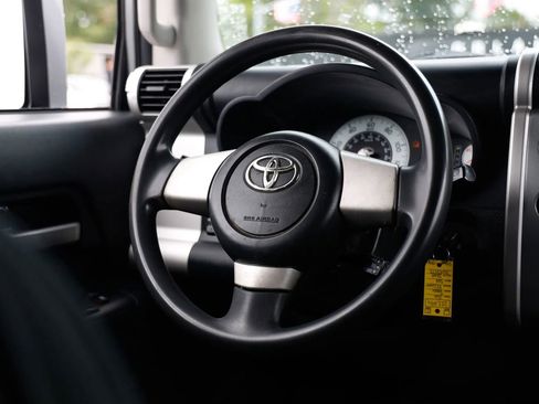 Used 2010 Toyota FJ Cruiser 4WD image 24