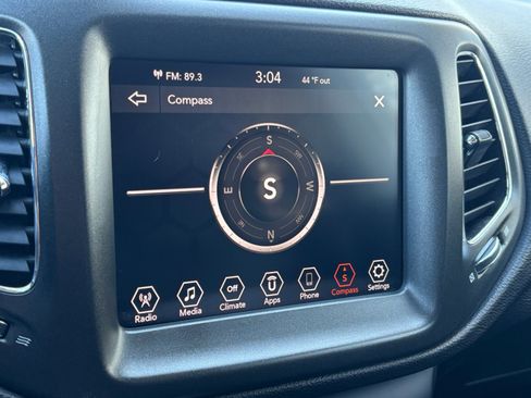 Used 2020 Jeep Compass Trailhawk AWD/4WD image 23