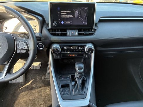 Used 2023 Toyota RAV4 XLE Premium image 22
