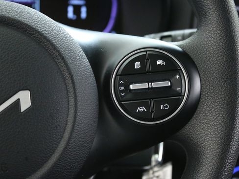 Used 2023 Kia Soul LX w/ LX Technology Package FWD image 15