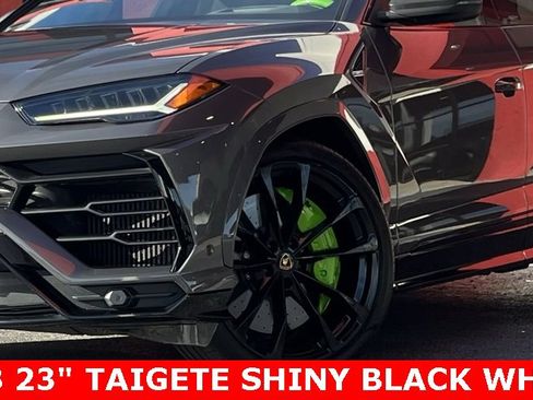 Used 2021 Lamborghini Urus image 3